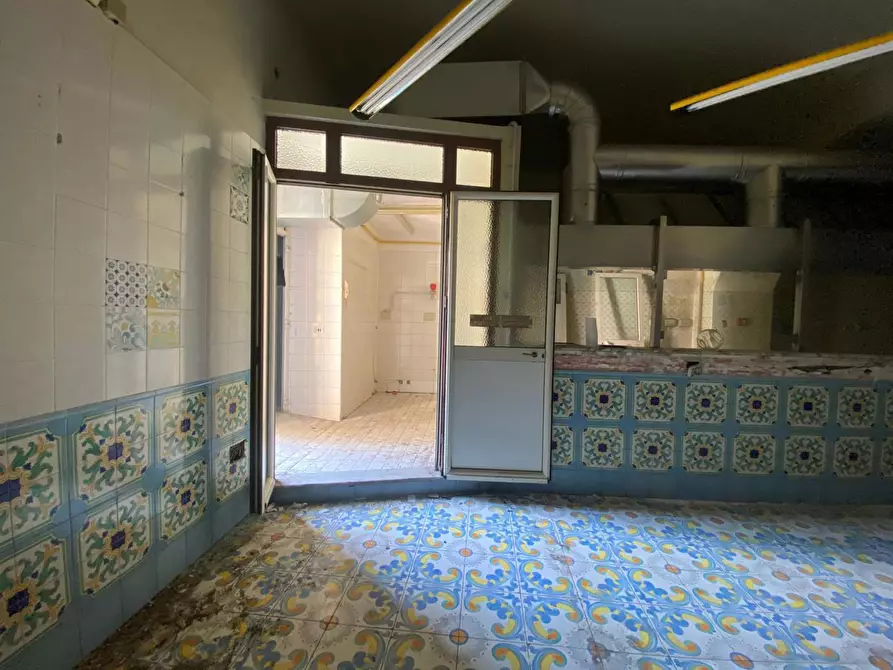 negozio in vendita a San Giorgio a Cremano