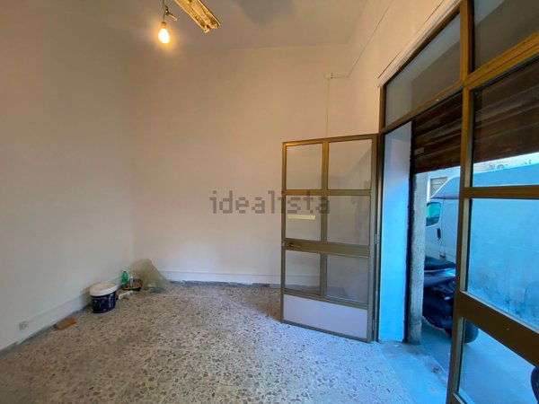 locale commerciale in vendita a San Giorgio a Cremano