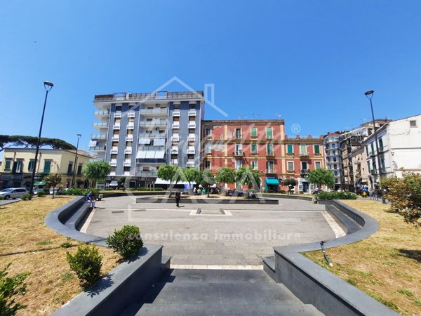locale commerciale in vendita a San Giorgio a Cremano