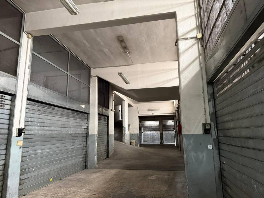 box auto in vendita a San Giorgio a Cremano