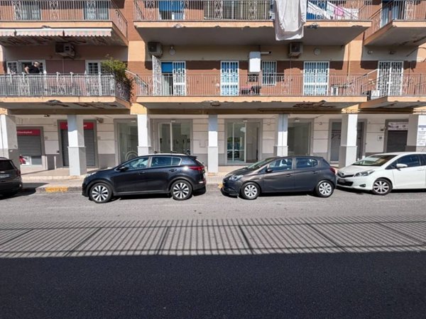 locale commerciale in vendita a San Giorgio a Cremano