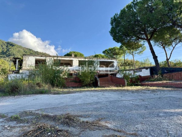 negozio in vendita a San Sebastiano al Vesuvio