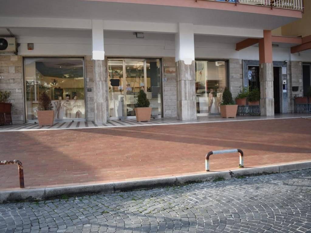 negozio in vendita a San Sebastiano al Vesuvio