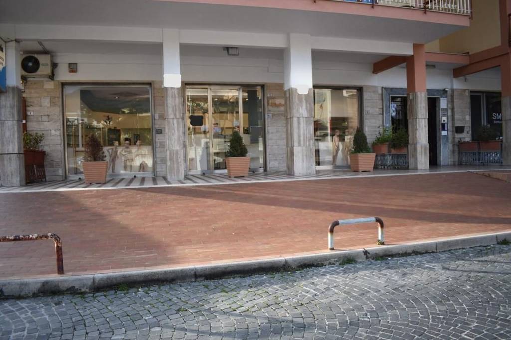 negozio in vendita a San Sebastiano al Vesuvio