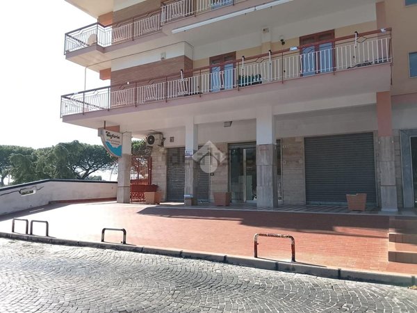locale commerciale in vendita a San Sebastiano al Vesuvio