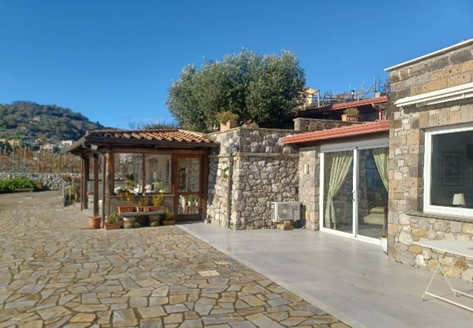 casa indipendente in vendita a Sant'Agnello in zona Colli di Fontanelle