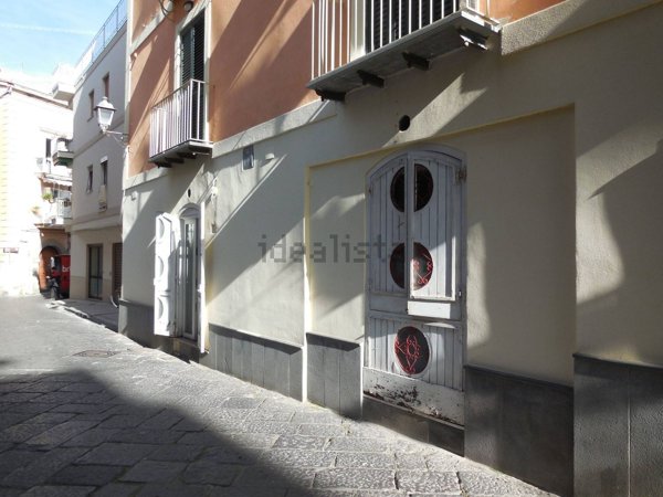locale commerciale in vendita a Sant'Agnello