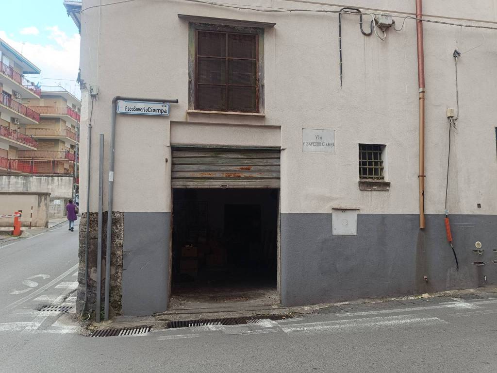 locale commerciale in vendita a Sant'Agnello