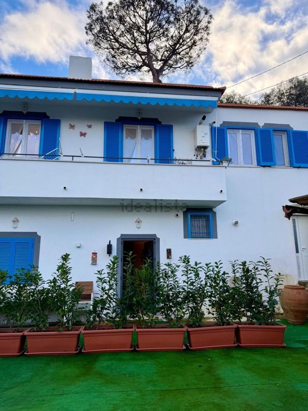 casa indipendente in vendita a Sant'Agnello
