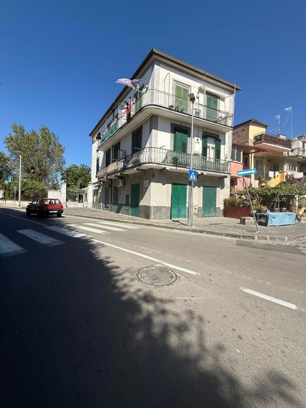 locale commerciale in vendita a Sant'Anastasia