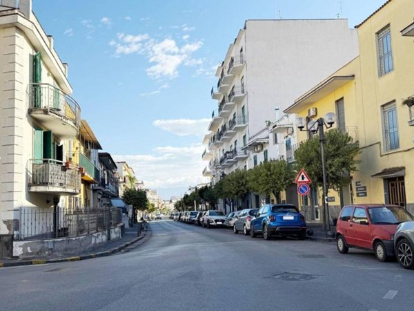 negozio in vendita a Sant'Anastasia