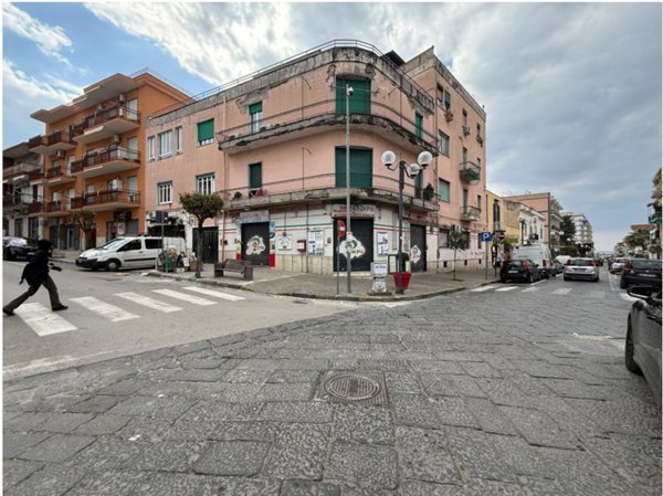 locale commerciale in vendita a Sant'Anastasia