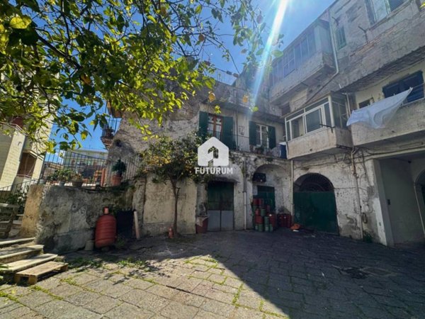 intera palazzina in vendita a Sant'Anastasia