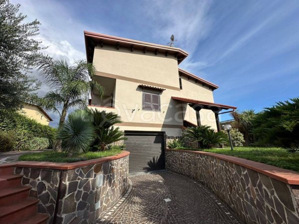 casa indipendente in vendita a Sant'Antimo