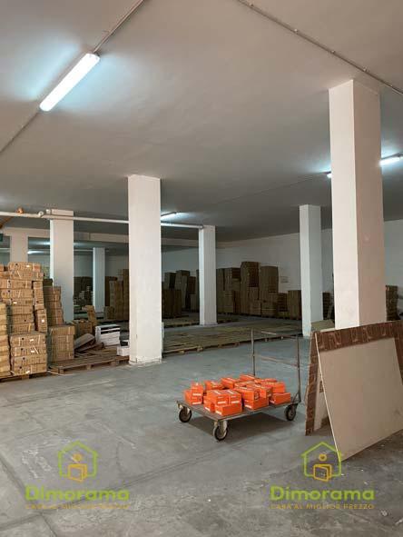 locale commerciale in vendita a Sant'Antimo