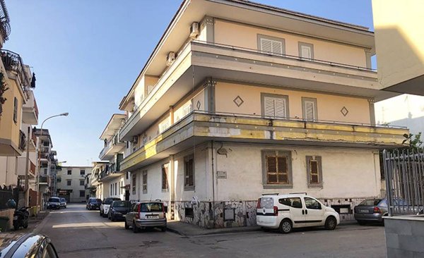 locale di sgombero in vendita a Sant'Antimo