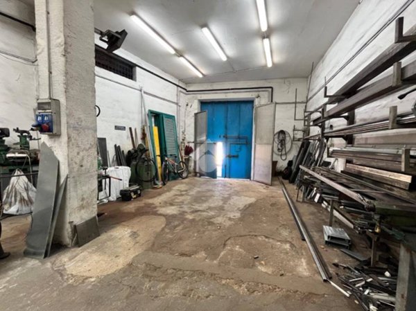 locale commerciale in vendita a Sant'Antimo