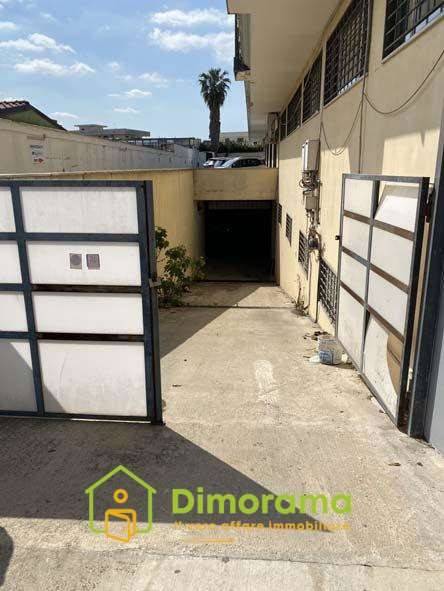 locale commerciale in vendita a Sant'Antimo