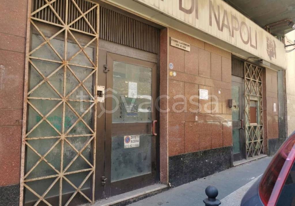 locale commerciale in vendita a Sant'Antimo