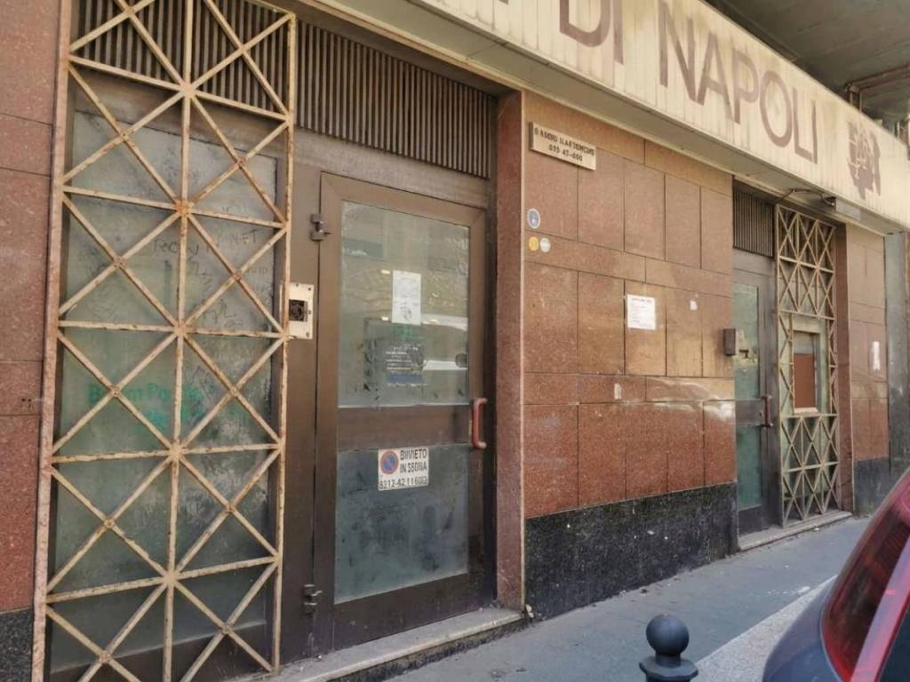 locale commerciale in vendita a Sant'Antimo