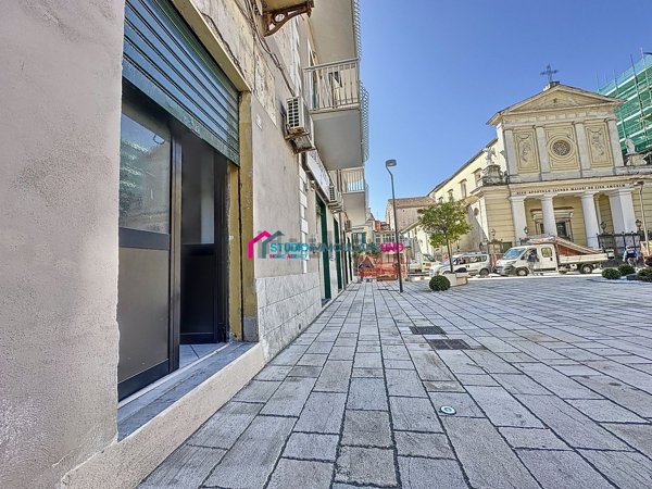 locale commerciale in vendita a Saviano