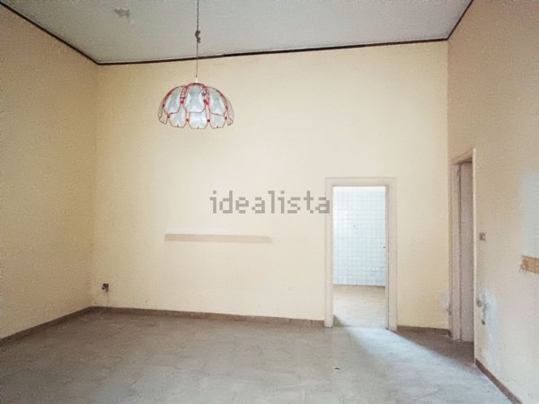 esavano in vendita a Saviano