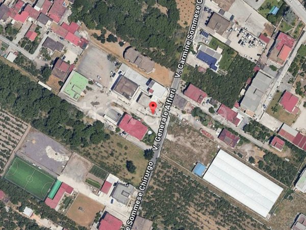 locale commerciale in vendita a Saviano