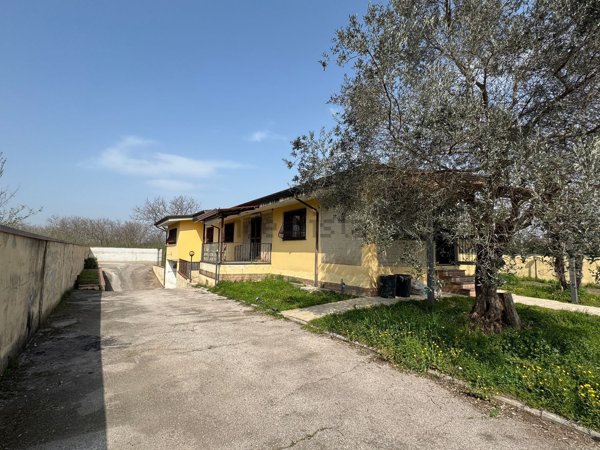casa indipendente in vendita a Saviano