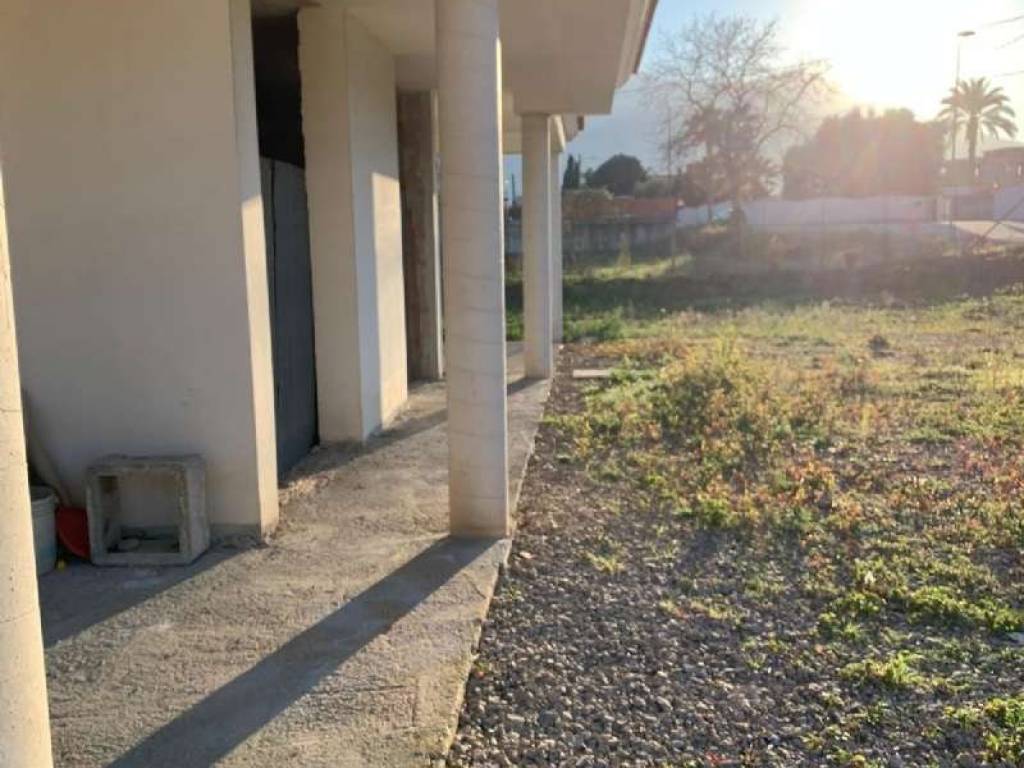 negozio in vendita a Saviano in zona Fressuriello