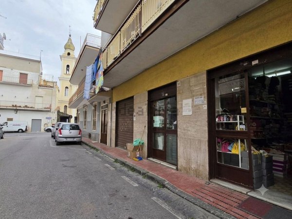 locale commerciale in vendita a Saviano in zona Sirico