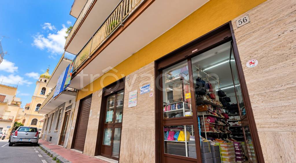 locale commerciale in vendita a Saviano in zona Sirico