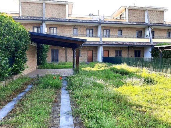 casa indipendente in vendita a Scisciano in zona Camaldoli