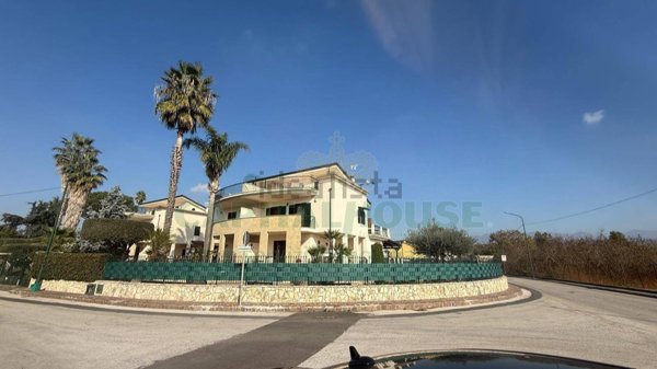 casa indipendente in vendita a Scisciano in zona Frocia