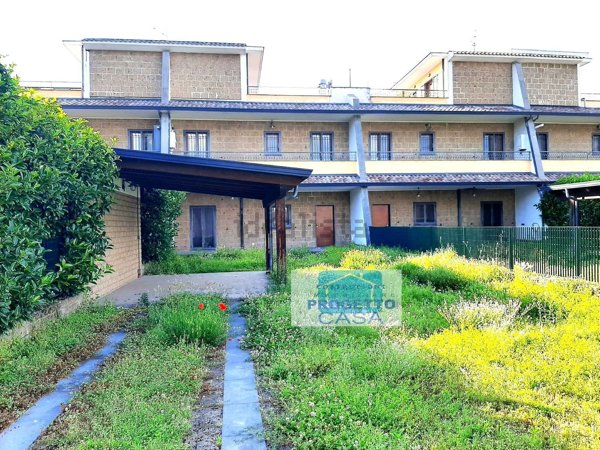 casa indipendente in vendita a Scisciano in zona Camaldoli