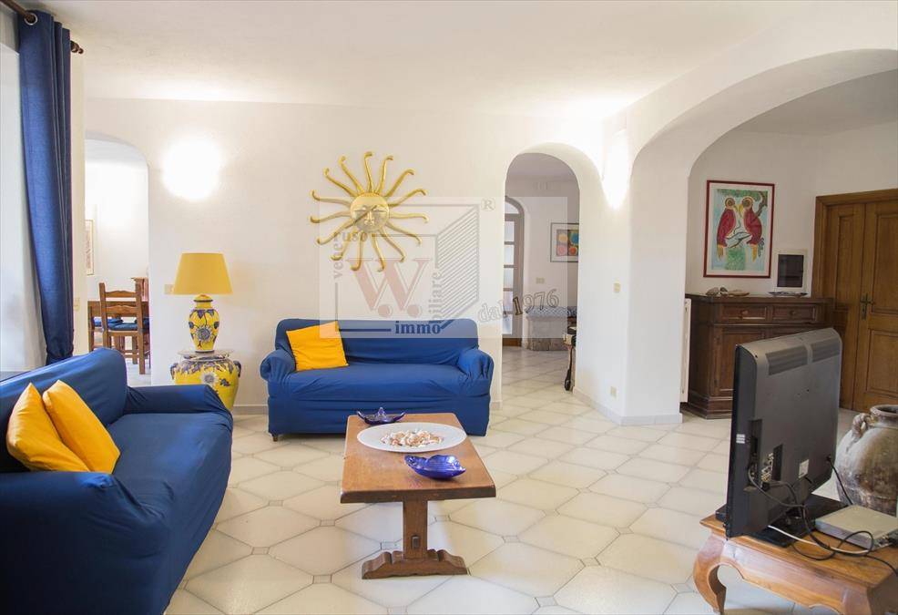 casa indipendente in vendita a Serrara Fontana