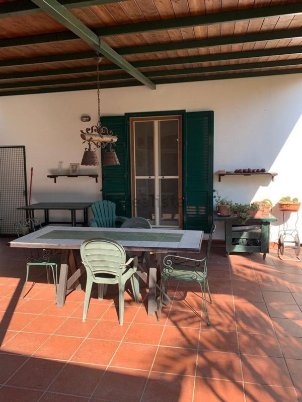 casa indipendente in vendita a Serrara Fontana