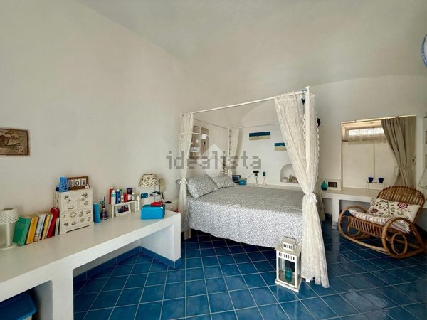 casa indipendente in vendita a Serrara Fontana