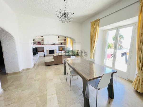 casa indipendente in vendita a Serrara Fontana