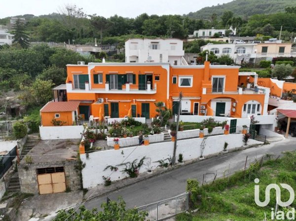 casa indipendente in vendita a Serrara Fontana