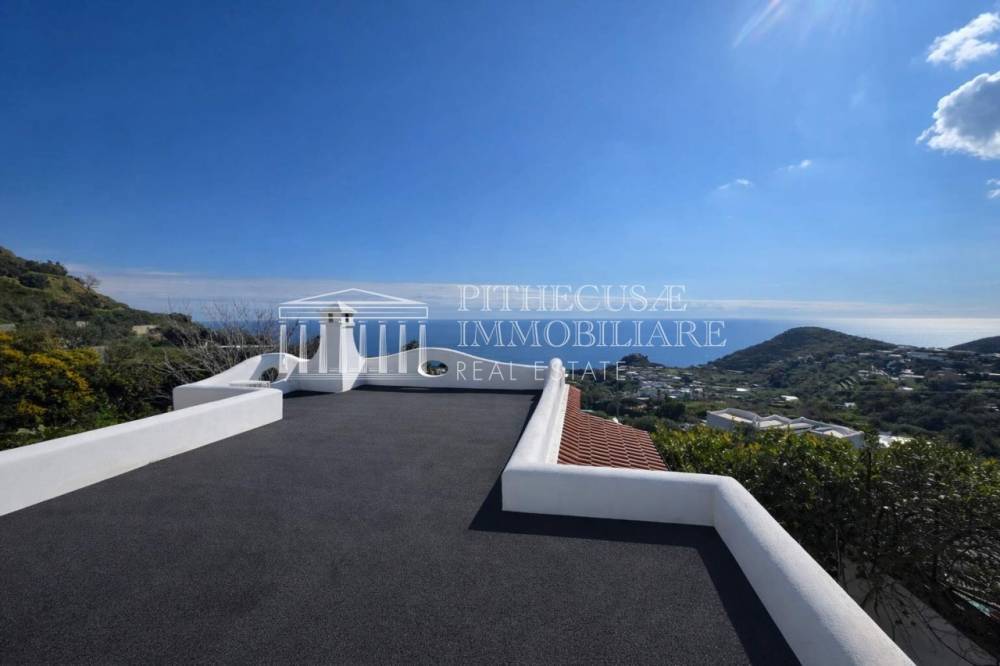 casa indipendente in vendita a Serrara Fontana