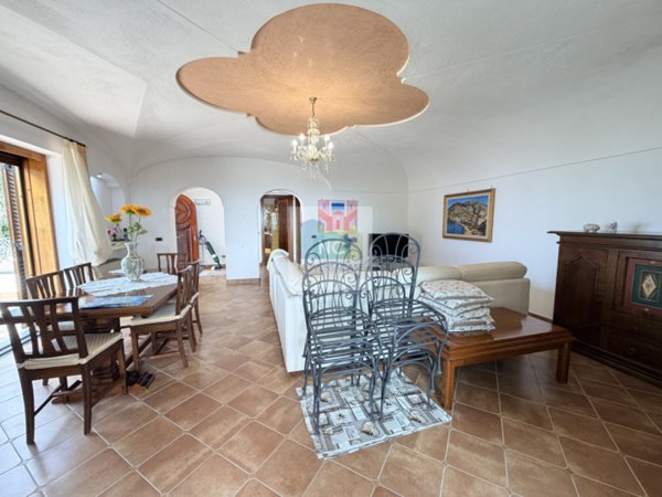 casa indipendente in vendita a Serrara Fontana