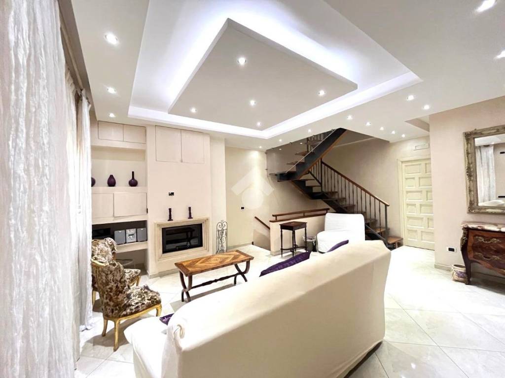 casa indipendente in vendita a Somma Vesuviana in zona Mercato Vecchio