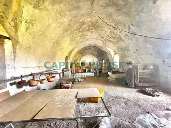 locale di sgombero in vendita a Somma Vesuviana