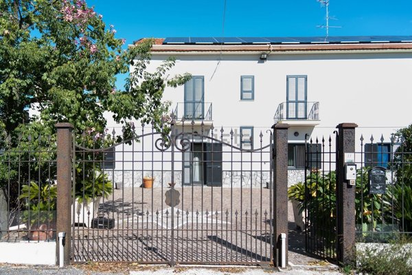 casa indipendente in vendita a Somma Vesuviana in zona Marigliano