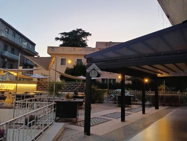 locale commerciale in vendita a Somma Vesuviana