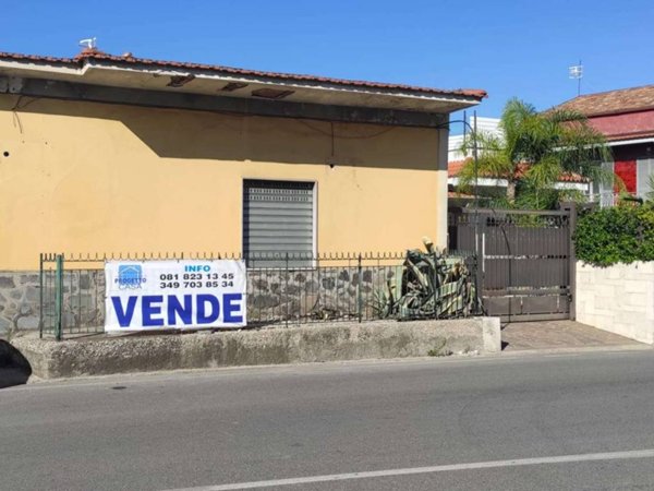 negozio in vendita a Somma Vesuviana in zona Santa Maria del Pozzo