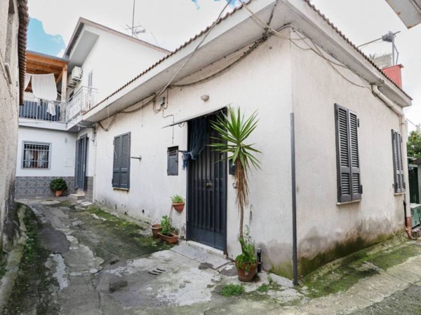 casa indipendente in vendita a Somma Vesuviana in zona Rione Trieste