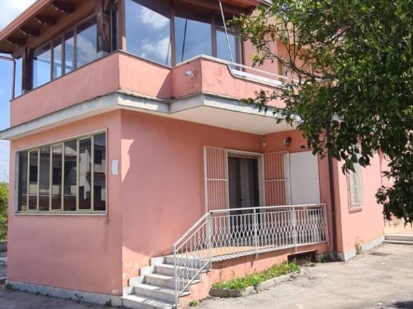 casa indipendente in vendita a Somma Vesuviana in zona Rione Trieste