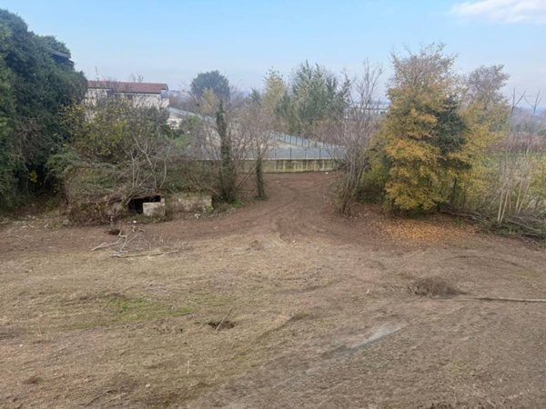 locale commerciale in vendita a Somma Vesuviana