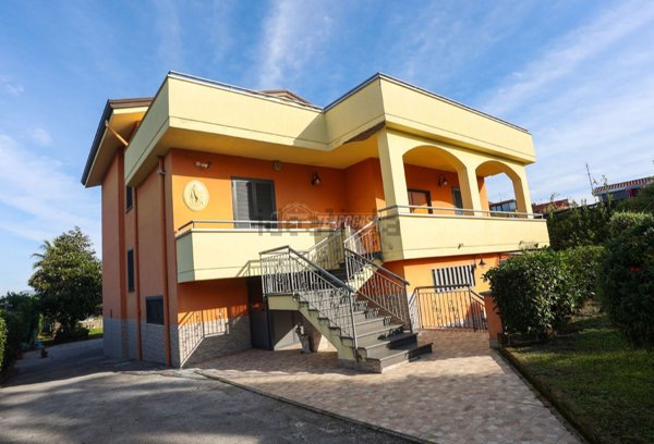 casa indipendente in vendita a Somma Vesuviana in zona Rione Trieste